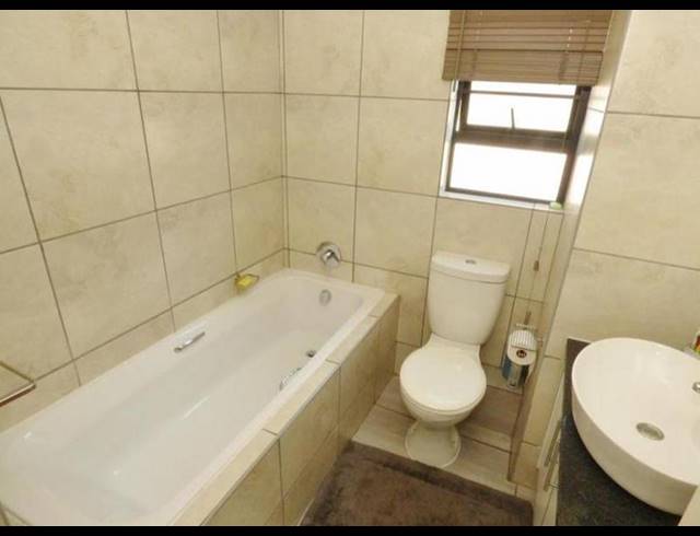 3 BEDROOM PROPERTY TO RENT IN BEYERS PARK